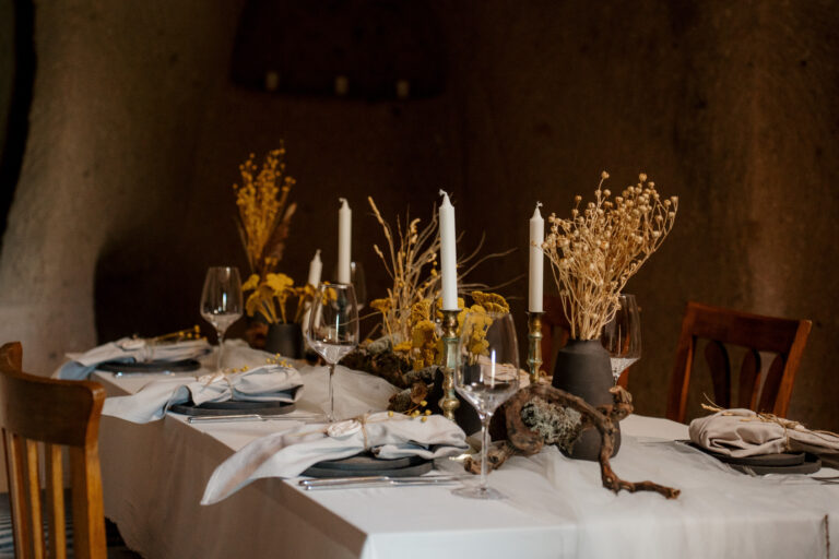 Kapadokya Mağara Düğün Masası