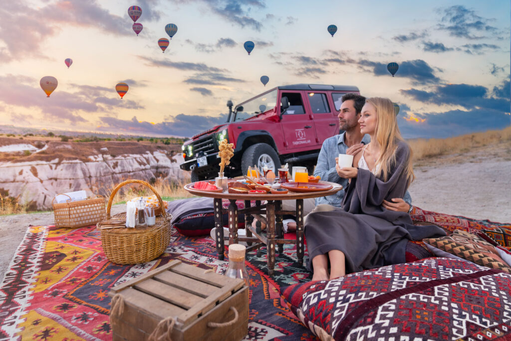 cappadocia sunrise breakfast with balloon view